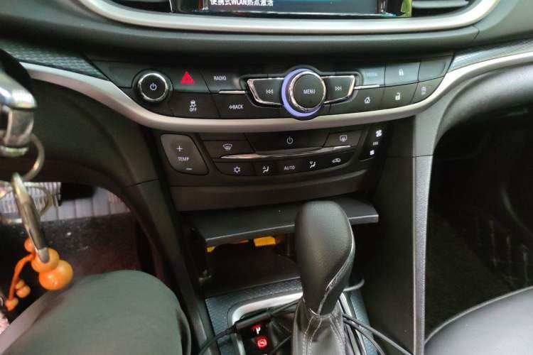 Used Buick GT 2019 18T Automatic Connected Elite Model China VI Standard Audio And AC Panel