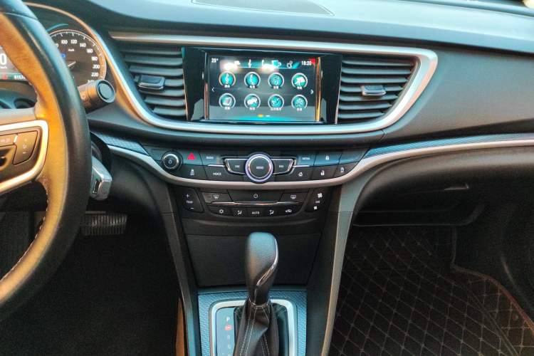 Used Buick GT 2019 18T Automatic Connected Elite Model China VI Standard Audio And AC Panel