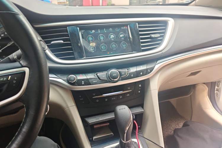 Used Buick GT 2019 15T Dual-Clutch Connected Elite Version China V Standard Audio And AC Panel