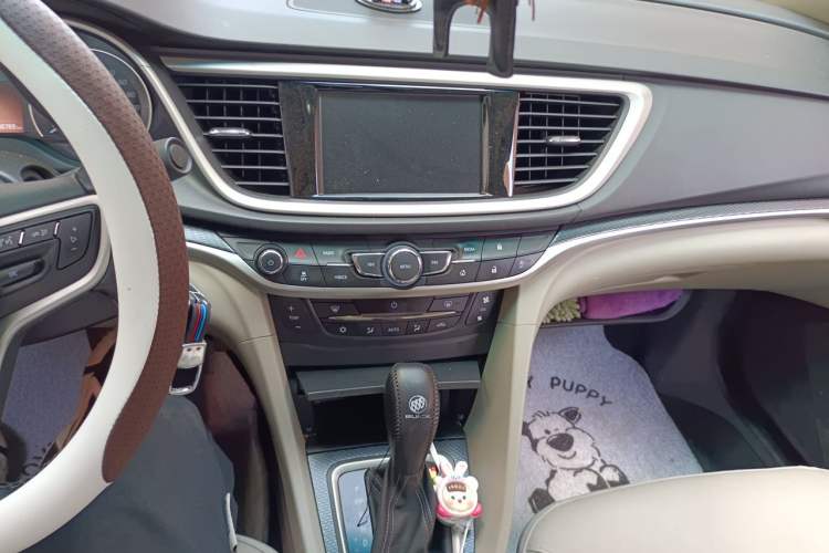 Used Buick GT 2019 15T Dual-Clutch Connected Elite Model China VI Audio And AC Panel