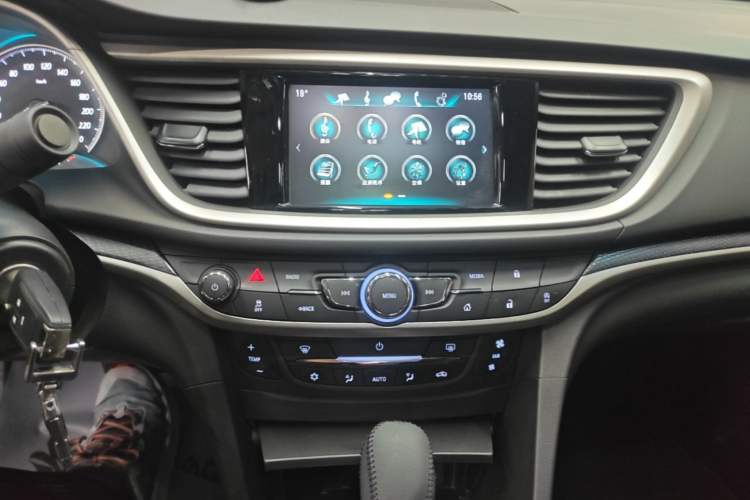 Used Buick GT 2019 18T Automatic Connected Elite Model China VI Standard Audio And AC Panel