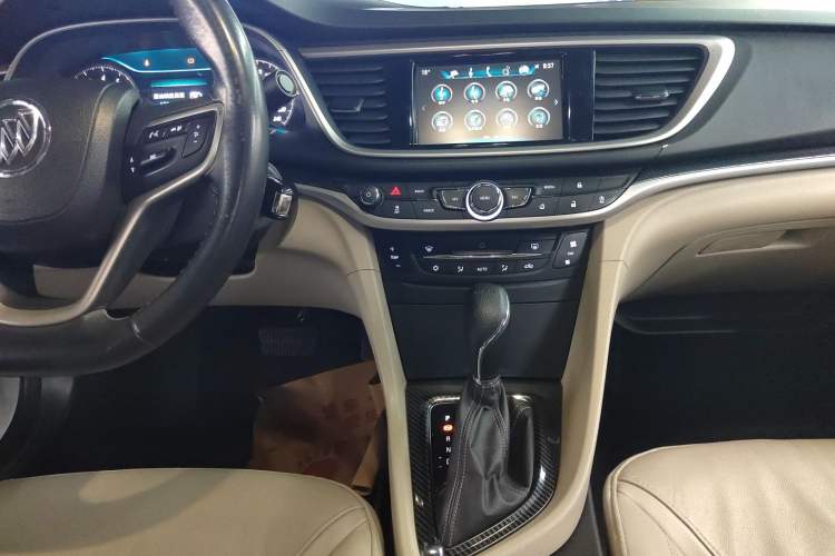 Used Buick GT 2019 15T Dual-Clutch Connected Elite Version China V Standard Audio And AC Panel