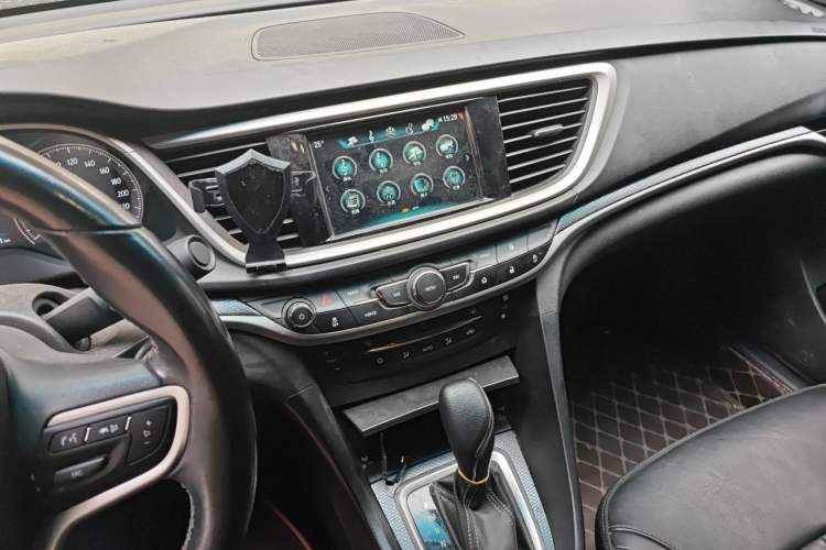 Used Buick GT 2019 18T Automatic Connected Elite Model China VI Standard Audio And AC Panel