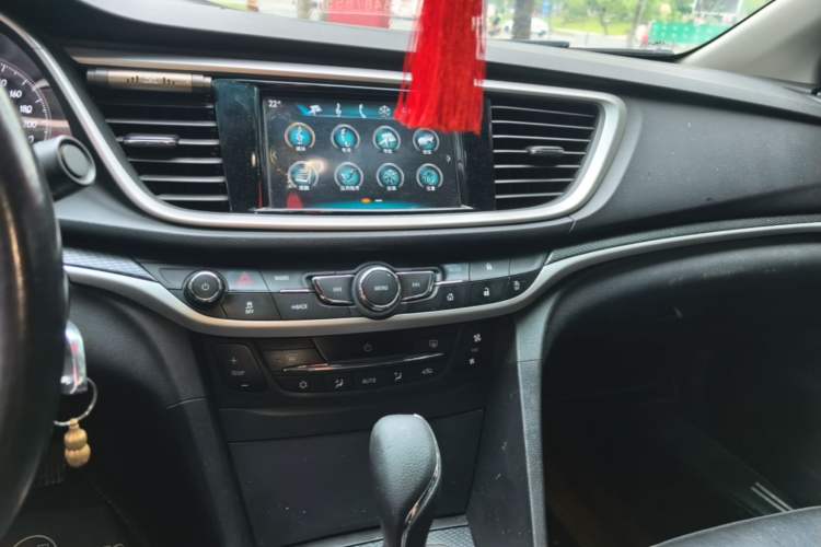 Used Buick GT 2019 18T Automatic Connected Elite Model China V Standard Audio And AC Panel