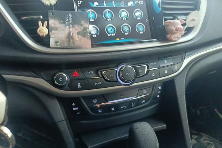 Used Buick GT 2019 18T Automatic Connected Elite Model China V Standard Audio And AC Panel