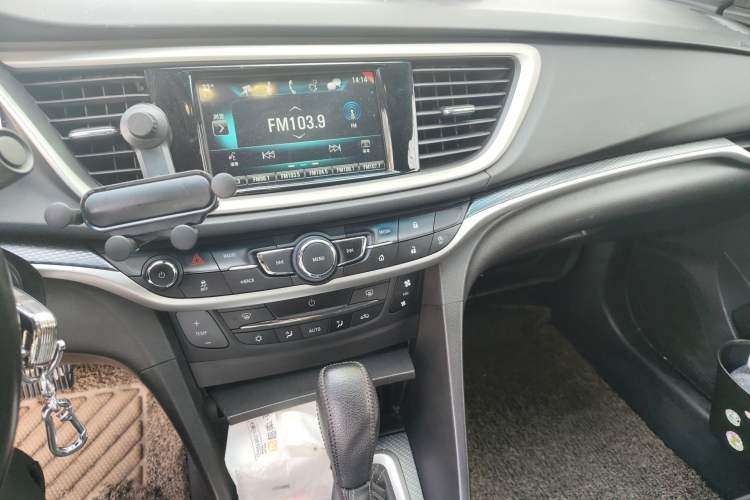 Used Buick GT 2019 18T Automatic Connected Elite Model China VI Standard Audio And AC Panel