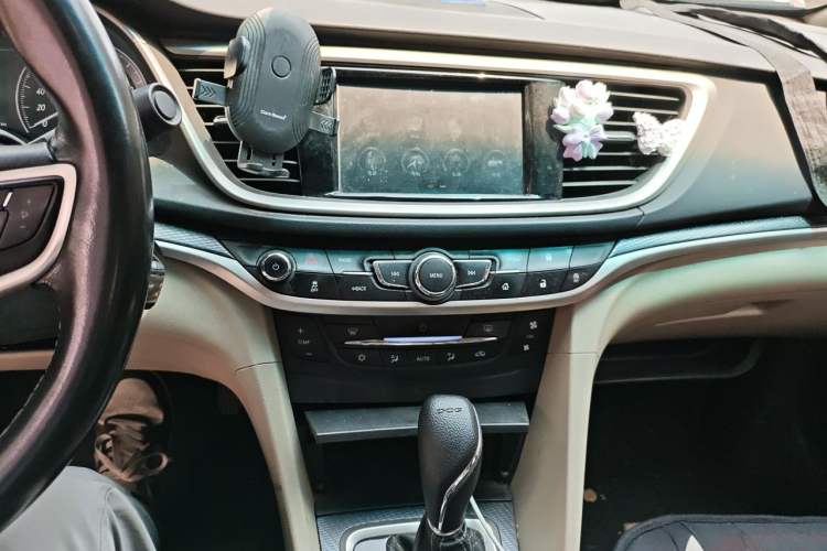 Used Buick GT 2019 15T Dual-Clutch Connected Elite Model China VI Audio And AC Panel