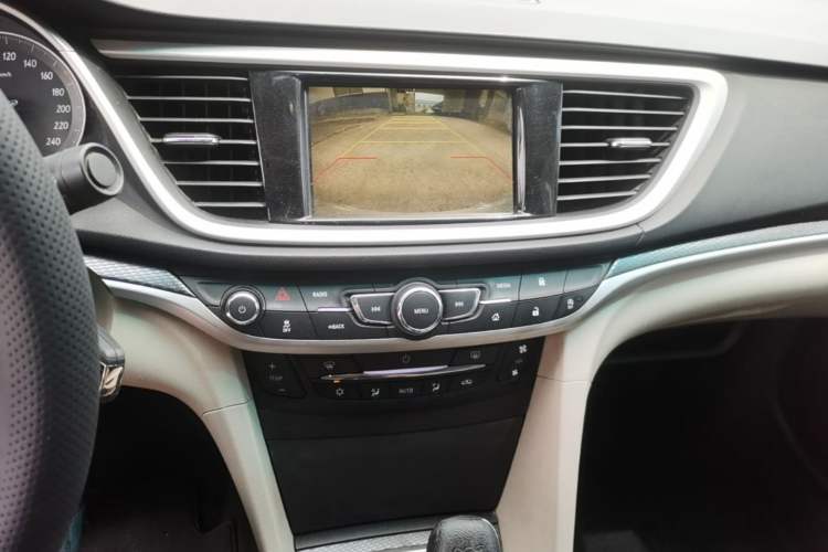 Used Buick GT 2019 15T Dual-Clutch Connected Elite Version China V Standard Audio And AC Panel