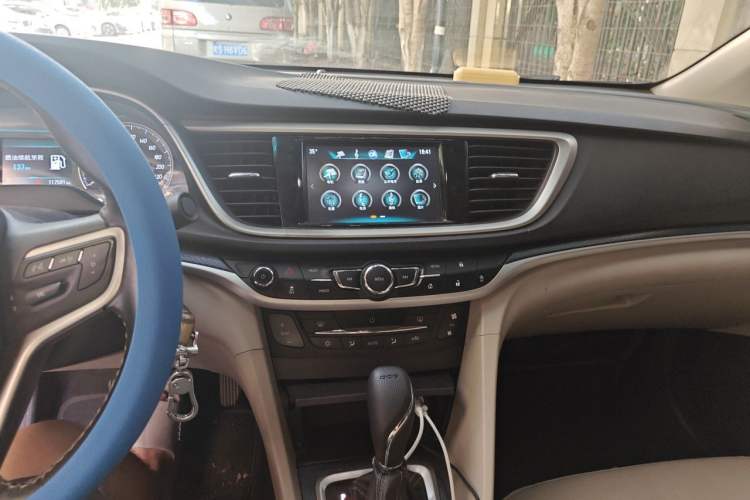 Used Buick GT 2019 15T Dual-Clutch Connected Elite Model China VI Audio And AC Panel