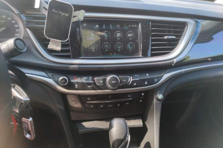 Used Buick GT 2019 18T Automatic Connected Elite Model China VI Standard Audio And AC Panel