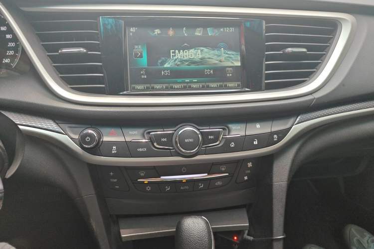 Used Buick GT 2019 18T Automatic Connected Elite Model China V Standard Audio And AC Panel