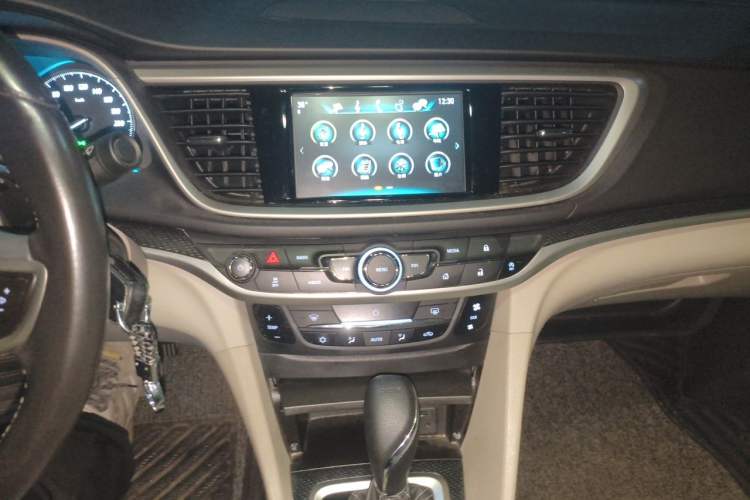 Used Buick GT 2019 15T Dual-Clutch Connected Elite Model China VI Audio And AC Panel