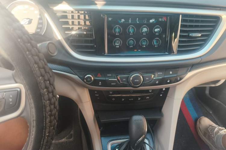 Used Buick GT 2019 15T Dual-Clutch Connected Elite Model China VI Audio And AC Panel