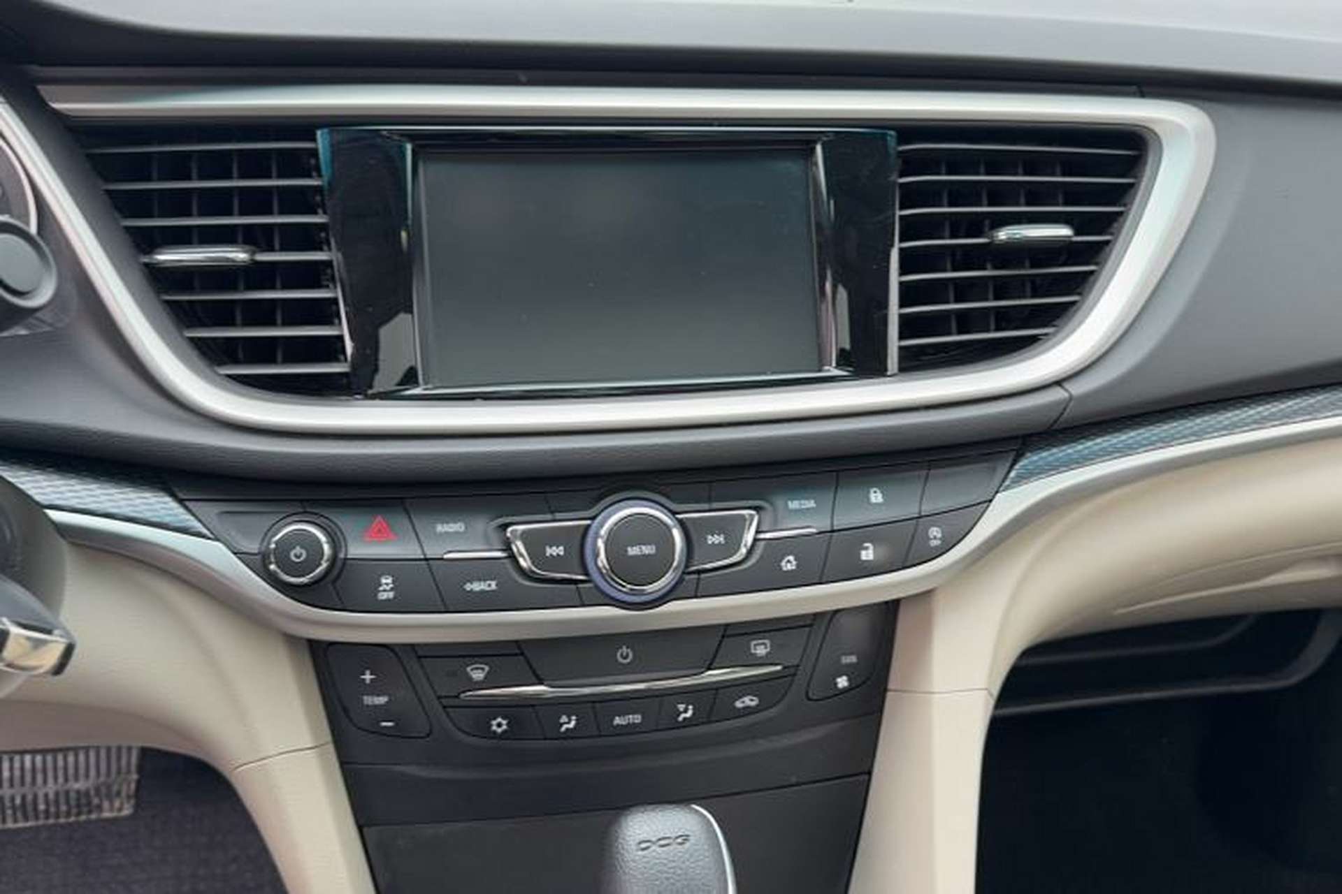 Used Buick GT 2019 15T Dual-Clutch Connected Elite Model China VI Audio And AC Panel