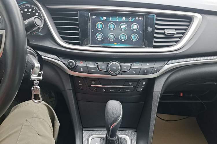 Used Buick GT 2019 18T Automatic Connected Elite Model China VI Standard Audio And AC Panel