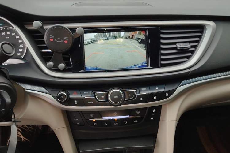 Used Buick GT 2019 15T Dual-Clutch Connected Elite Model China VI Audio And AC Panel