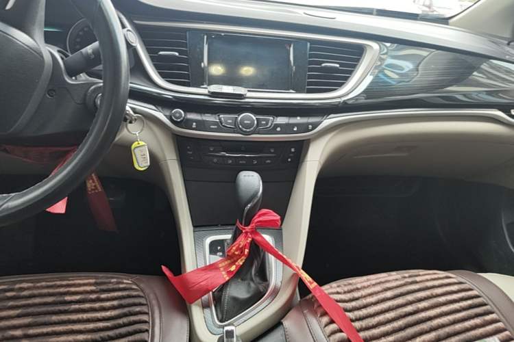 Used Buick GT 2019 15T Dual-Clutch Connected Elite Model China VI Audio And AC Panel