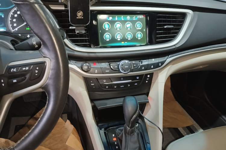 Used Buick GT 2019 15T Dual-Clutch Connected Elite Version China V Standard Audio And AC Panel