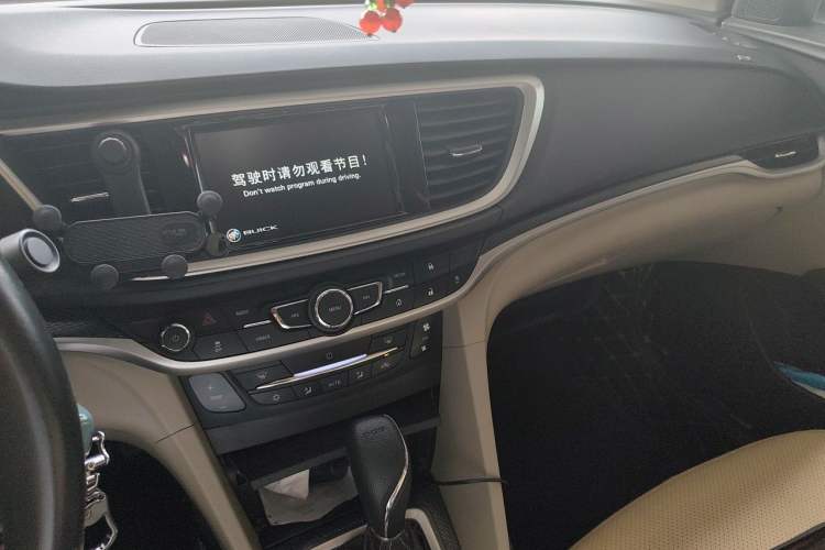 Used Buick GT 2019 15T Dual-Clutch Connected Elite Model China VI Audio And AC Panel