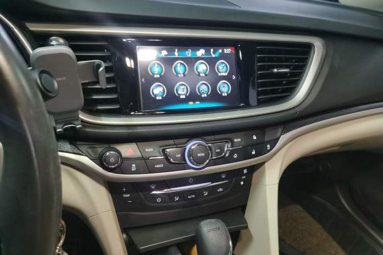Used Buick GT 2019 15T Dual-Clutch Connected Elite Model China VI Audio And AC Panel