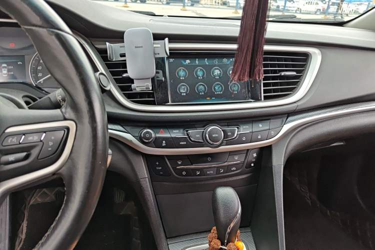 Used Buick GT 2019 18T Automatic Connected Elite Model China VI Standard Audio And AC Panel