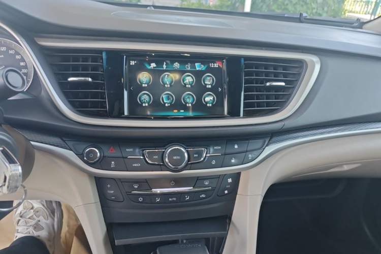 Used Buick GT 2019 15T Dual-Clutch Connected Elite Model China VI Audio And AC Panel