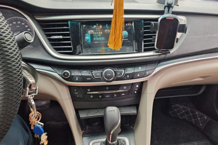 Used Buick GT 2019 15T Dual-Clutch Connected Elite Model China VI Audio And AC Panel