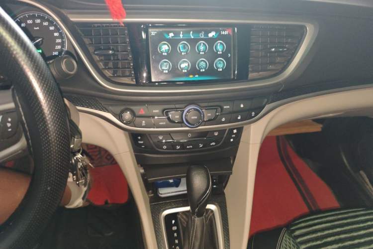 Used Buick GT 2019 15T Dual-Clutch Connected Elite Model China VI Audio And AC Panel