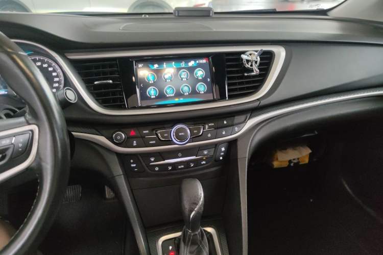Used Buick GT 2019 18T Automatic Connected Elite Model China VI Standard Audio And AC Panel