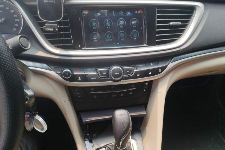 Used Buick GT 2019 15T Dual-Clutch Connected Elite Model China VI Audio And AC Panel