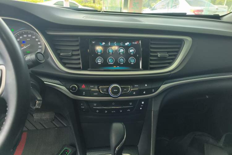 Used Buick GT 2019 18T Automatic Connected Elite Model China V Standard Audio And AC Panel