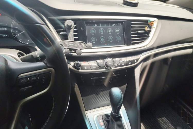 Used Buick GT 2019 18T Automatic Connected Elite Model China VI Standard Audio And AC Panel
