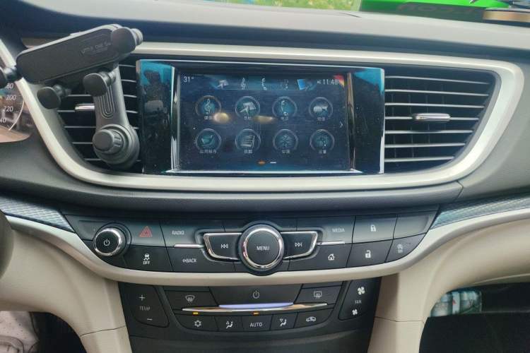 Used Buick GT 2019 15T Dual-Clutch Connected Elite Version China V Standard Audio And AC Panel