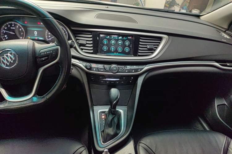 Used Buick GT 2019 18T Automatic Connected Elite Model China VI Standard Audio And AC Panel