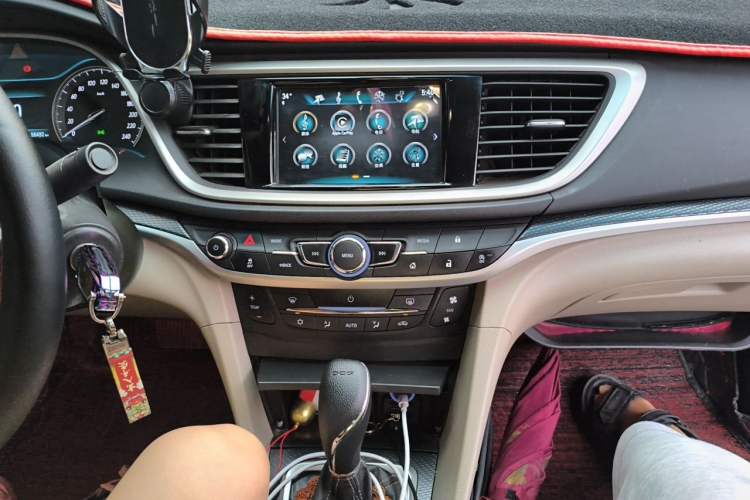 Used Buick GT 2019 15T Dual-Clutch Connected Elite Model China VI Audio And AC Panel