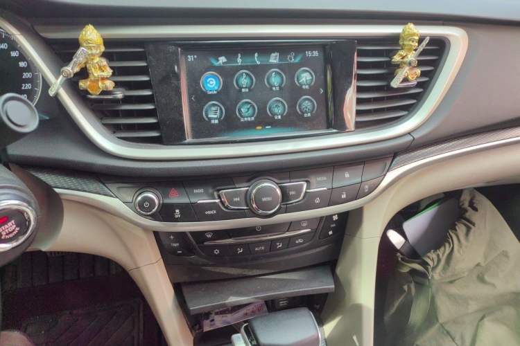 Used Buick GT 2019 15T Dual-Clutch Connected Elite Model China VI Audio And AC Panel