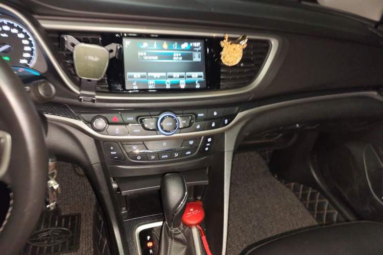 Used Buick GT 2019 18T Automatic Connected Elite Model China VI Standard Audio And AC Panel