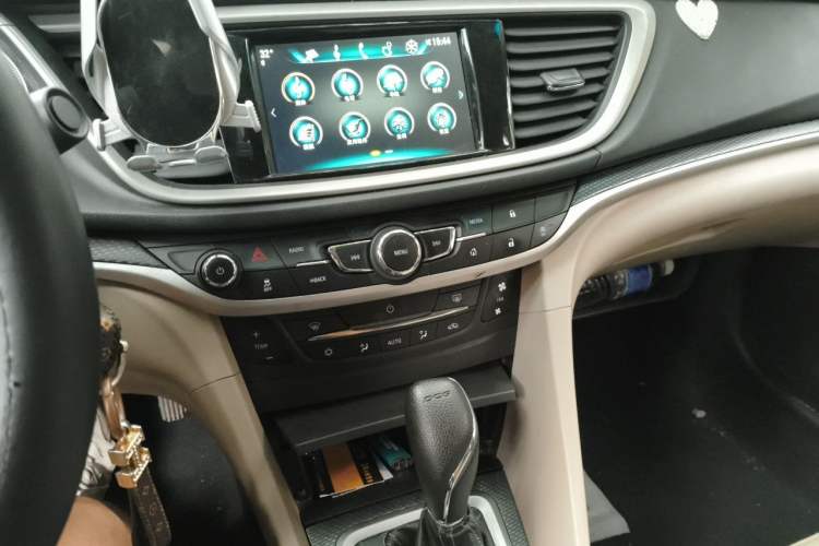 Used Buick GT 2019 15T Dual-Clutch Connected Elite Version China V Standard Audio And AC Panel