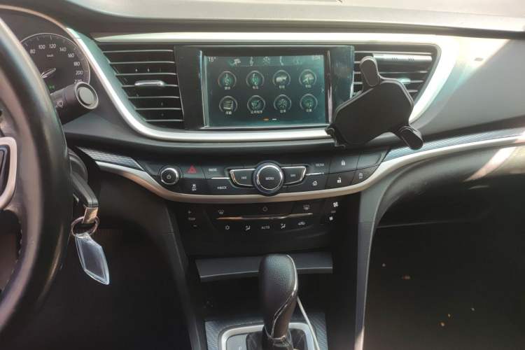 Used Buick GT 2019 18T Automatic Connected Elite Model China V Standard Audio And AC Panel