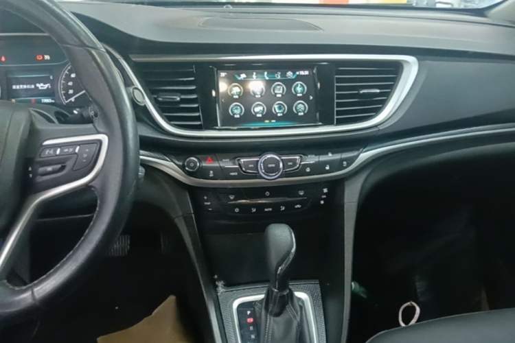 Used Buick GT 2019 18T Automatic Connected Elite Model China VI Standard Audio And AC Panel