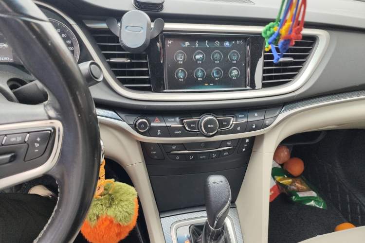 Used Buick GT 2019 15T Dual-Clutch Connected Elite Model China VI Audio And AC Panel
