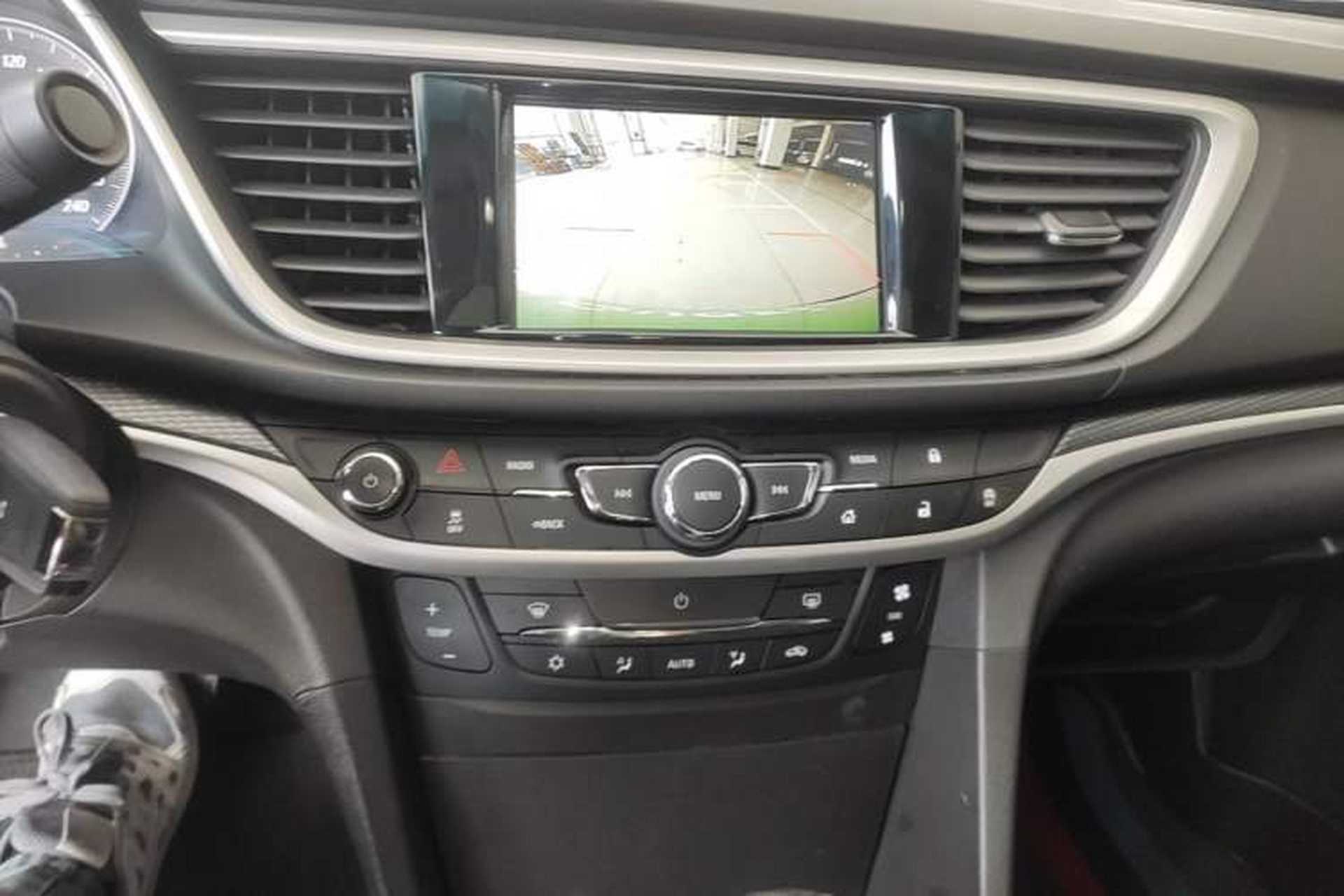 Used Buick GT 2019 18T Automatic Connected Elite Model China V Standard Audio And AC Panel