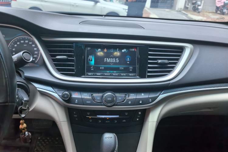Used Buick GT 2019 15T Dual-Clutch Connected Elite Model China VI Audio And AC Panel
