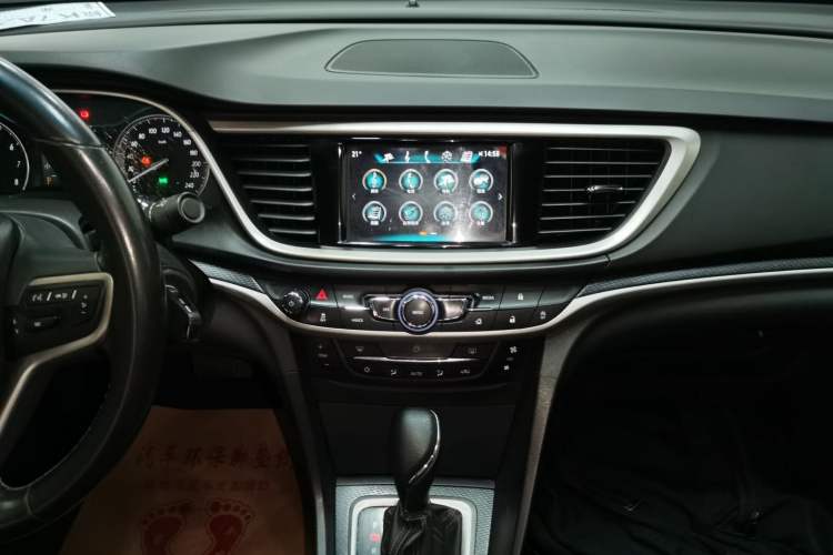 Used Buick GT 2019 18T Automatic Connected Elite Model China VI Standard Audio And AC Panel