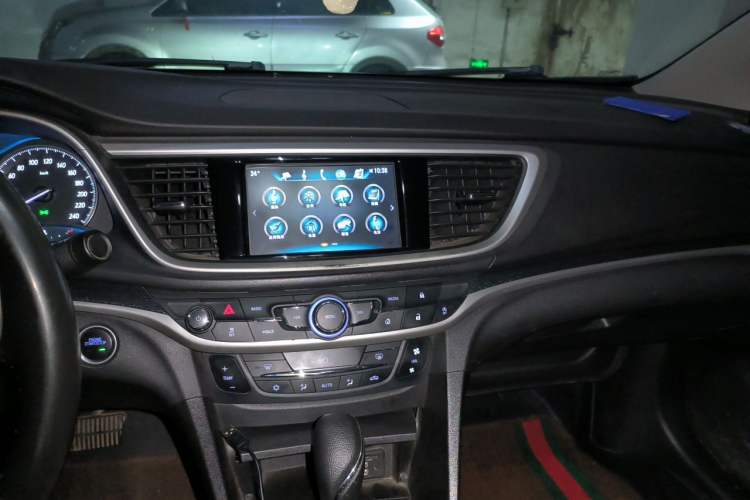 Used Buick GT 2019 18T Automatic Connected Elite Model China V Standard Audio And AC Panel