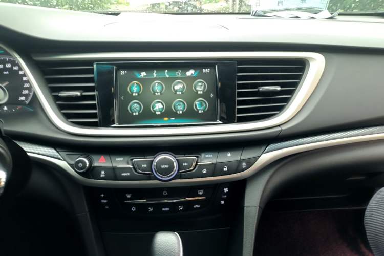 Used Buick GT 2019 18T Automatic Connected Elite Model China VI Standard Audio And AC Panel