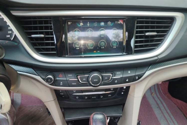 Used Buick GT 2019 15T Dual-Clutch Connected Elite Model China VI Audio And AC Panel