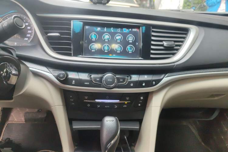 Used Buick GT 2019 15T Dual-Clutch Connected Elite Model China VI Audio And AC Panel