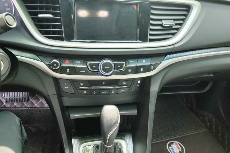 Used Buick GT 2019 18T Automatic Connected Elite Model China V Standard Audio And AC Panel