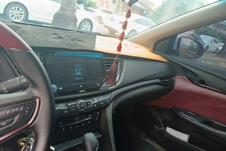 Used Buick GT 2019 18T Automatic Connected Elite Model China VI Standard Audio And AC Panel